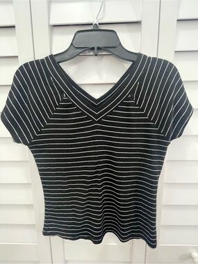 Extraordinary Girls Black Striped V-Neck Top size XL